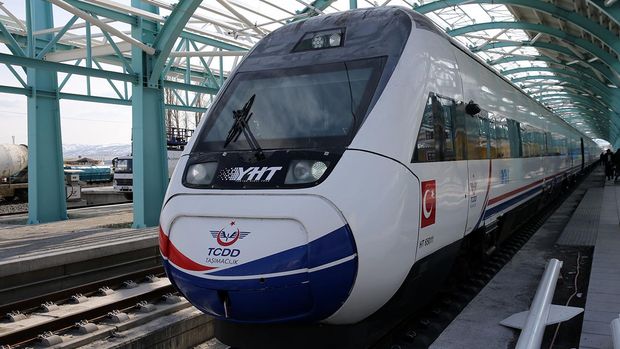 Ankara-İzmir Hızlı Tren Hattı'nda Son Durum: Bir Bölümü 2026'da, Tamamı 2027'de Bitecek!