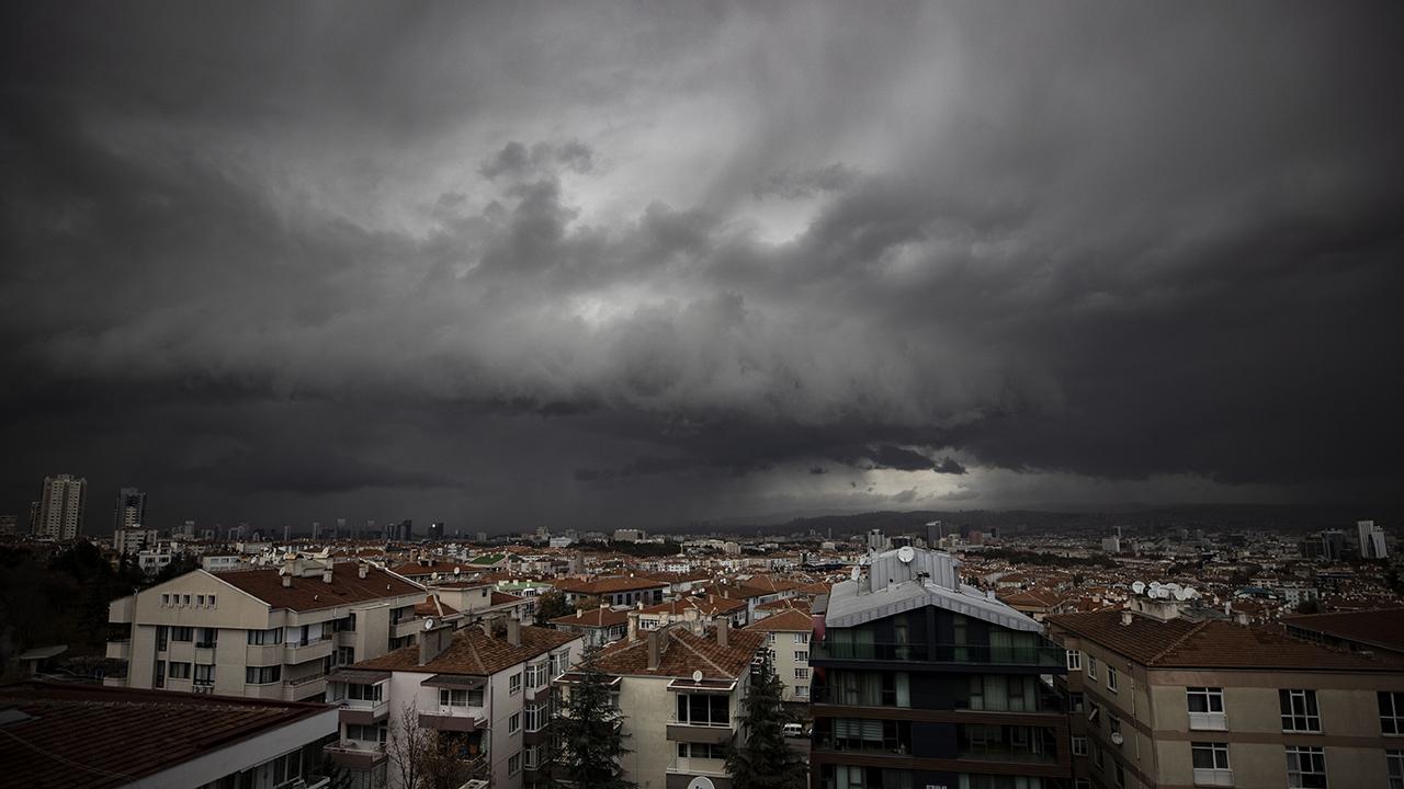 Ankara için kuvvetli fırtına uyarısına dikkat! 