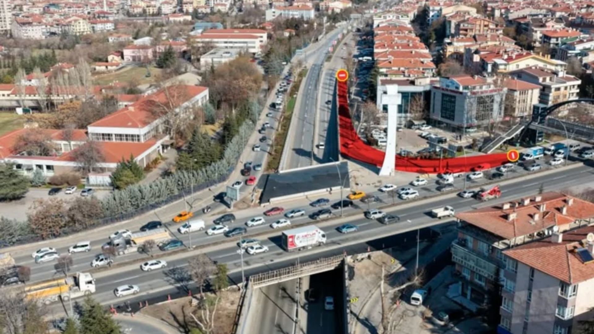 Ankara'da Gece Trafiğine Kısıtlama: Şehit Ömer Halisdemir Bulvarı'nda U Dönüşü Geçici Olarak Kapatılıyor