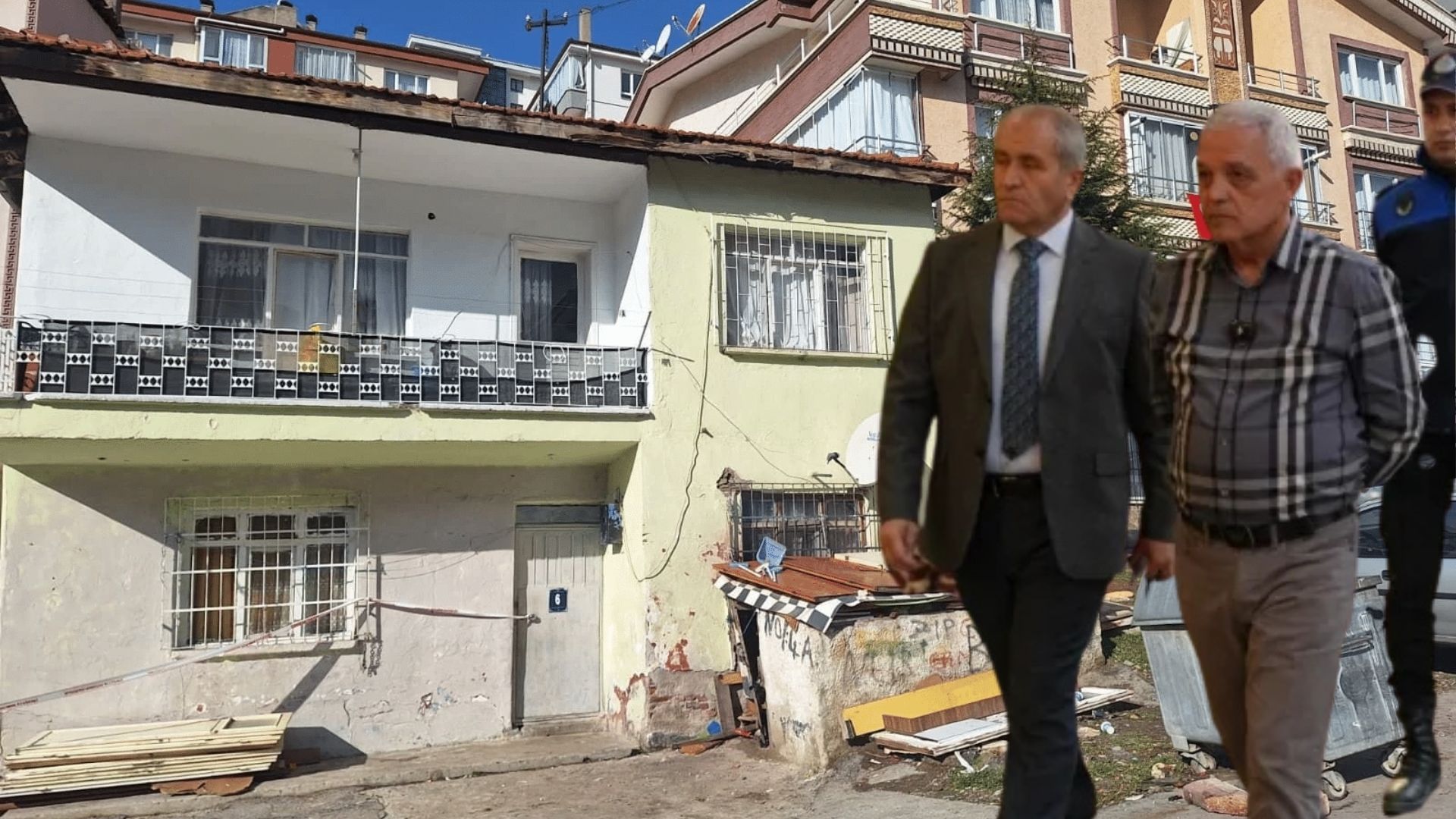 Mamak'ta Toprak Kayması Krizi Büyüyor: Vatandaşlar ve Belediye Başkanı Arasında Gerginlik