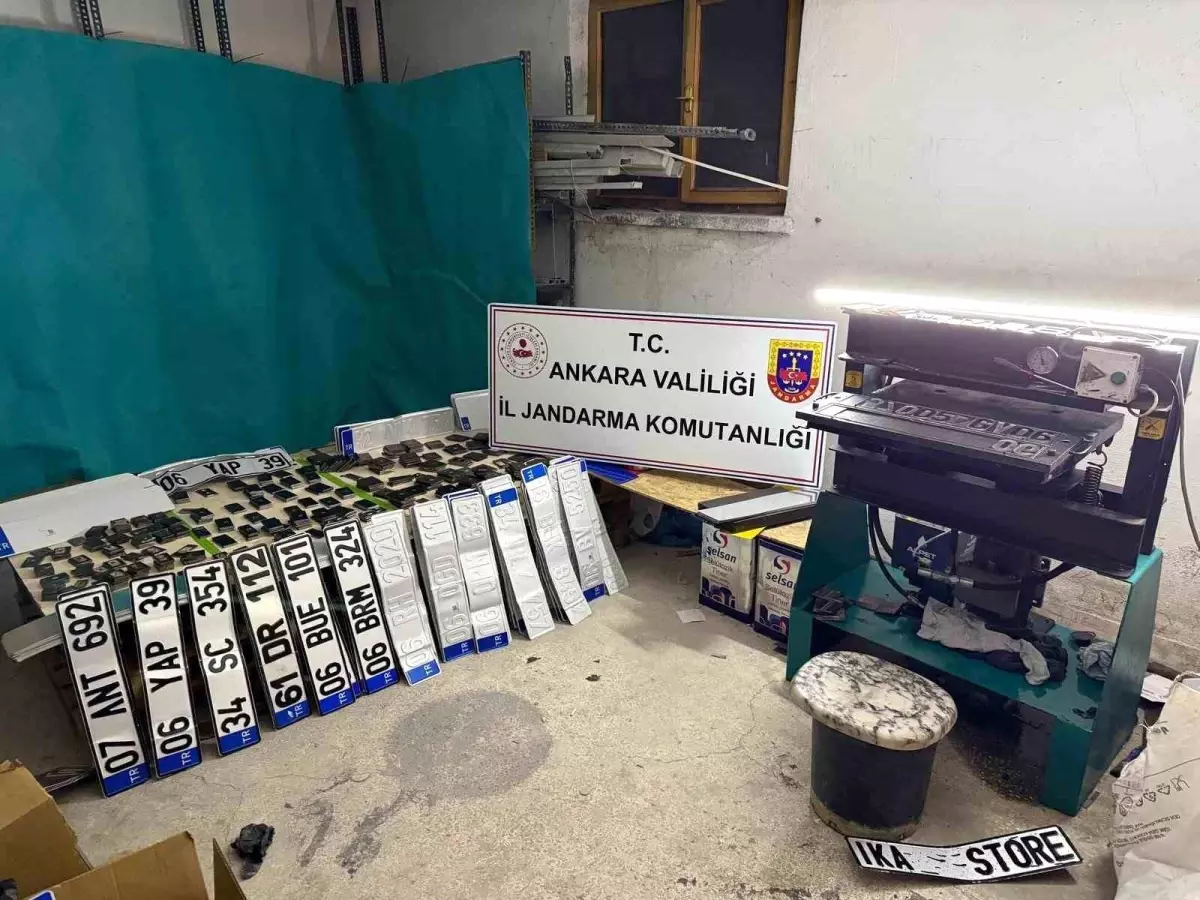 Keçiören’de "Plaka Darphanesi"ne Jandarma Darbesi: 4 Milyonluk Sahte Üretim Çökertildi!