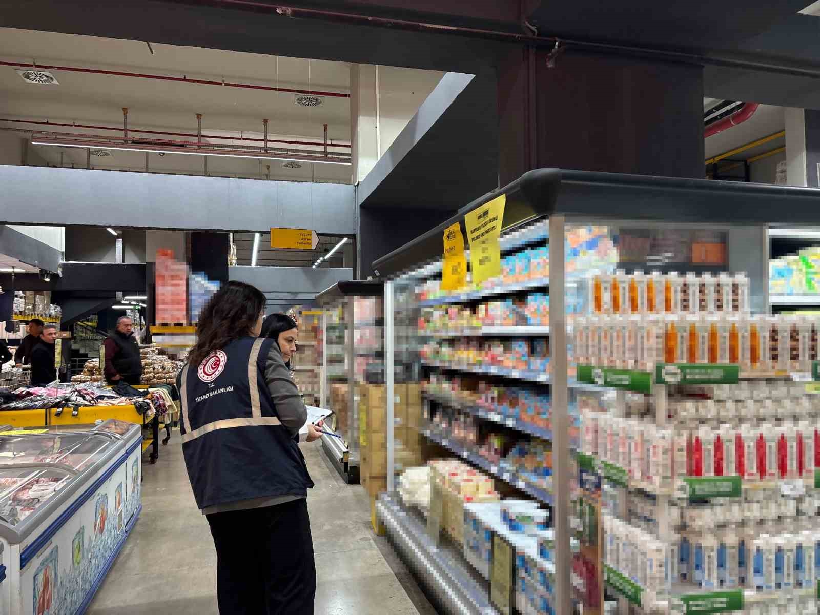 Başkent’te Bayram Alışverişine "Ticaret" Markajı: Baklava ve Şekerleme Reyonlarına Sıkı Denetim!