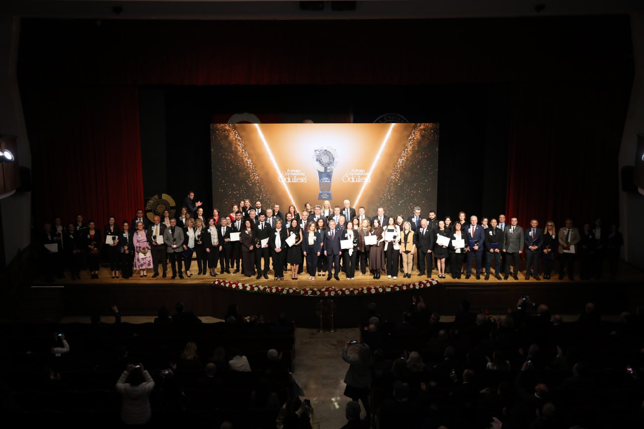 Ankara Üniversitesi Ödülleri 2026: Bilim ve Medyada Başarı!