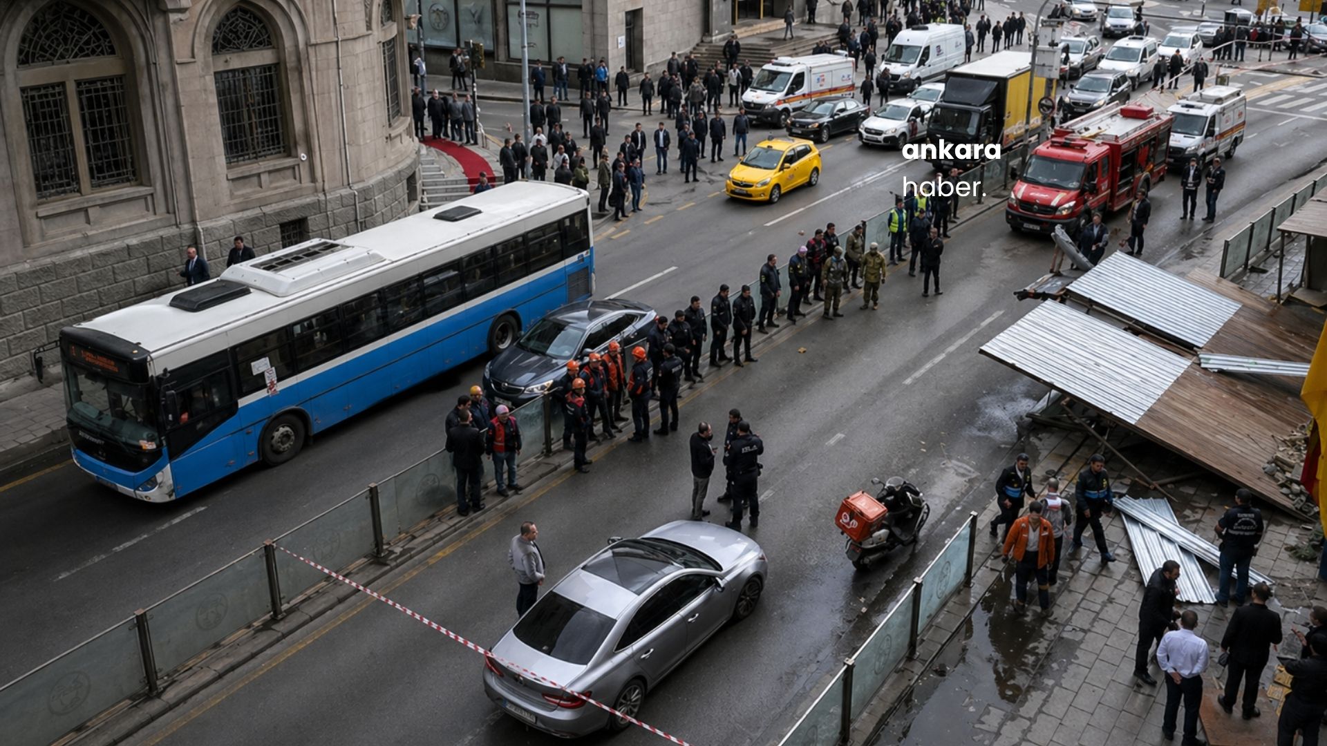 Ulus’ta Korkutan Çökme: Yıkım Platformu Yola Devrildi, 3 Yaralı!