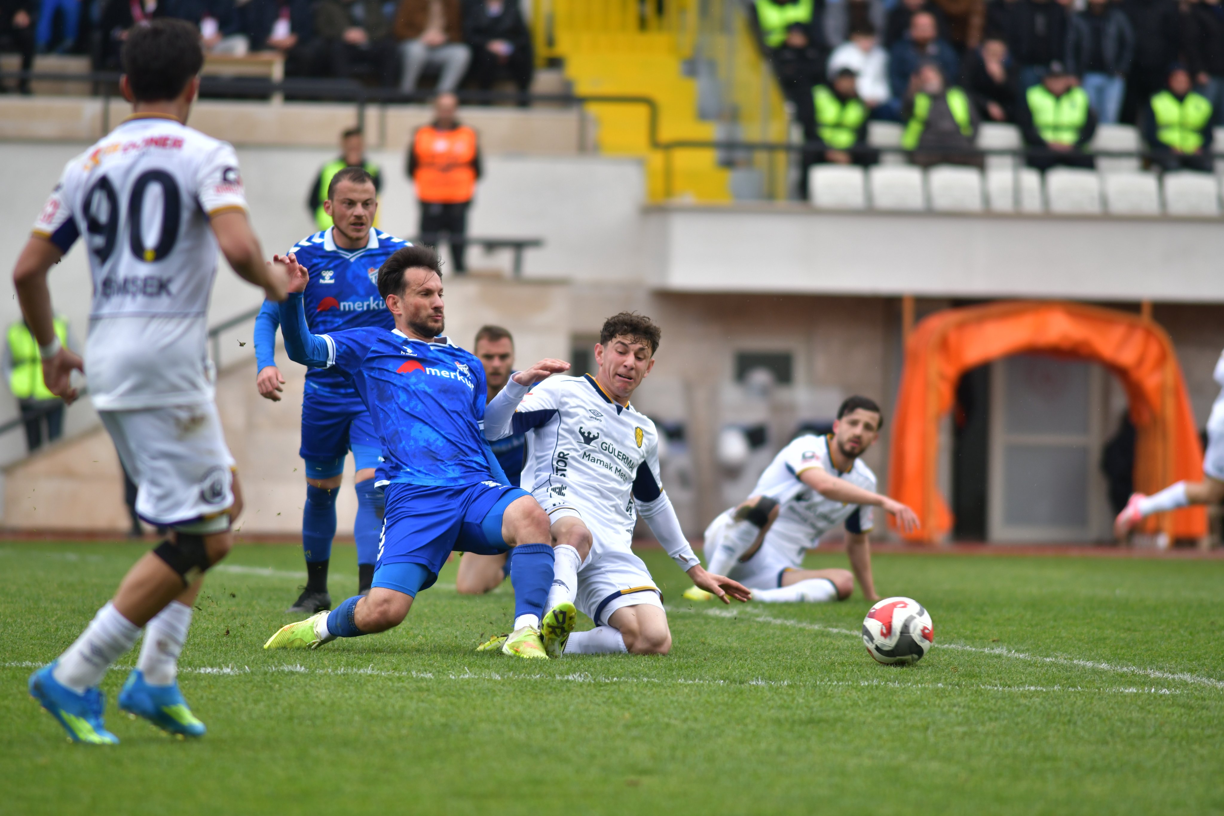 MKE Ankaragücü, Erbaa deplasmanından 1 puanla döndü: Başkent ekibi galibiyeti kaçırdı