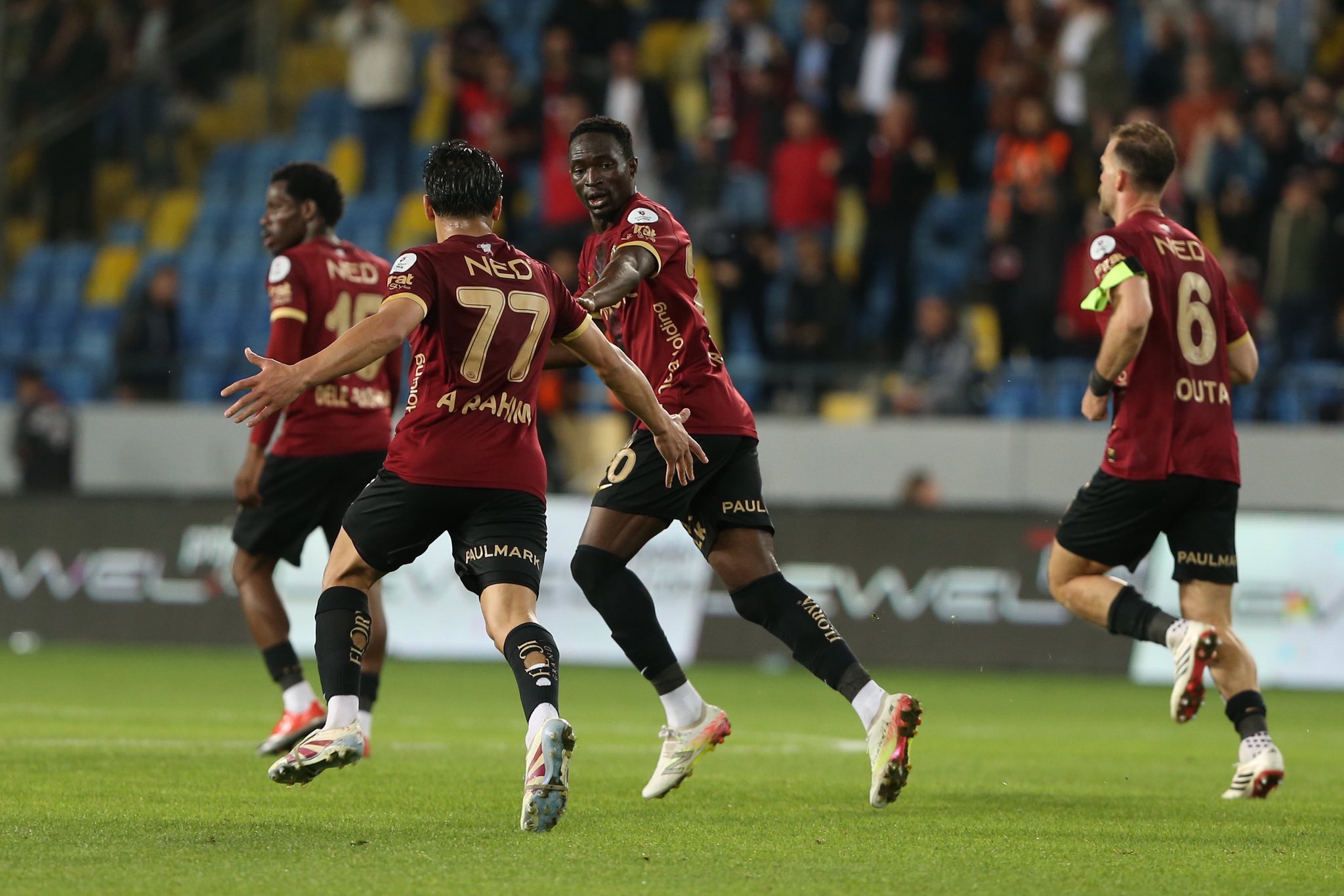 Gençlerbirliği'nden Geri Dönüş Dersi: Kasımpaşa'yı 3-2 Devirdi