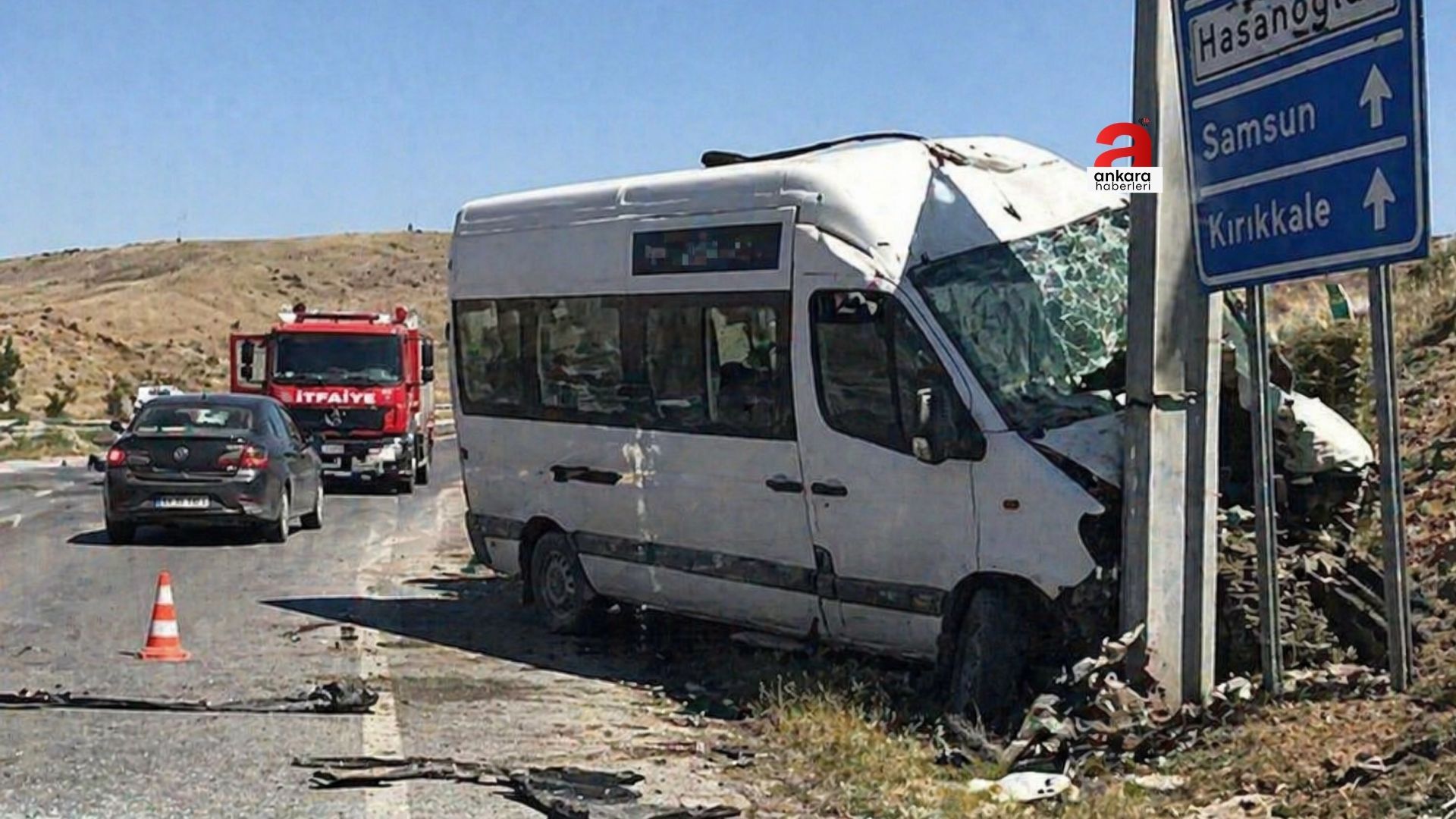 Elmadağ’da feci kaza: Minibüs sürücüsü tabelaya çarparak hayatını kaybetti